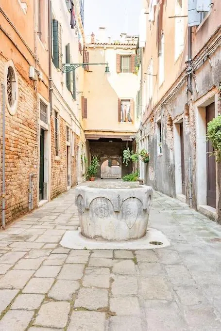 Dream'S Door With Canal View In Venice Apartment