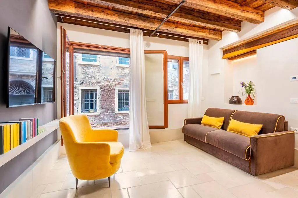 Dream'S Door With Canal View In Venice Apartment