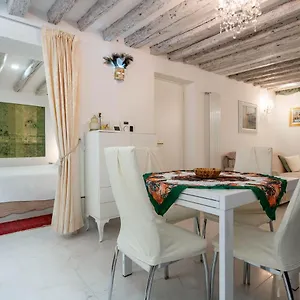  Apartment Loving In Venice, 5 Stars